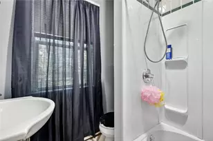 132 Atlantic Ave, Providence, RI 02907 - Photo 19