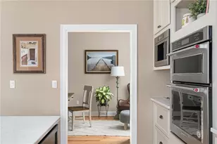 8 Ashton Ct, Cranston, RI 02921 - Photo 7