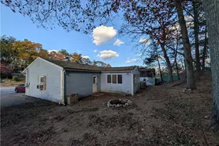 8 Grant Dr, Coventry, RI 02816 - Photo 3