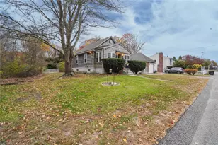 39 Tidewater Dr, Warwick, RI 02889 - Photo 3