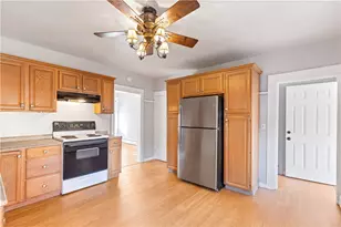 41 Oak St, Cranston, RI 02910 - Photo 13