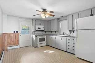 83 Greeley St, Pawtucket, RI 02861 - Photo 9