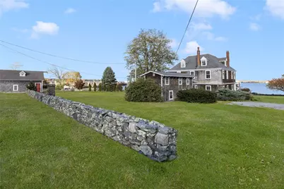 39 Walcott Avenue, Jamestown, RI 02835 - Photo 3