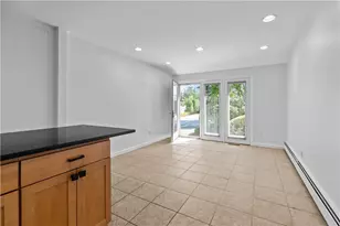 189 Laurel Ave, Providence, RI 02906 - Photo 17