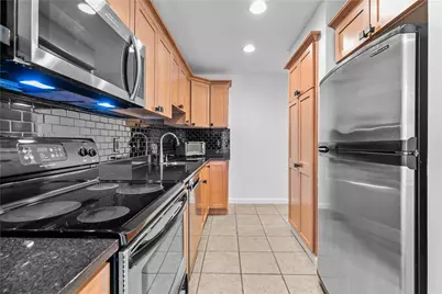 189 Laurel Avenue #189, Providence, RI 02906 - Photo 17