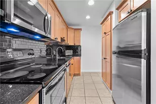 189 Laurel Ave, Providence, RI 02906 - Photo 17