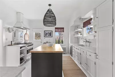 193 Coggeshall Avenue, Newport, RI 02840 - Photo 13