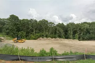 31 Prospect St, Cumberland, RI 02864 - Photo 9