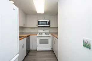 37 Lawton Brook Ln, Portsmouth, RI 02871 - Photo 3