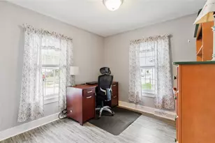 113 Oakland Ave, Pawtucket, RI 02861 - Photo 17