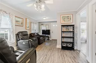 113 Oakland Ave, Pawtucket, RI 02861 - Photo 15