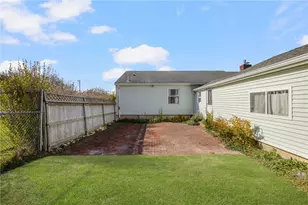 118 Wolcott Ave, Middletown, RI 02842 - Photo 35