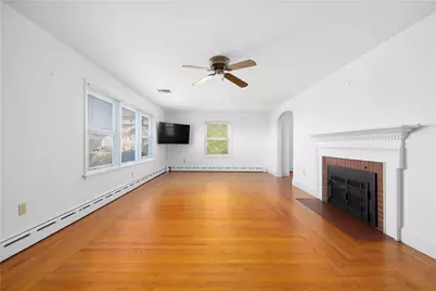 118 Wolcott Avenue, Middletown, RI 02842 - Photo 5