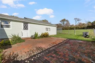 118 Wolcott Ave, Middletown, RI 02842 - Photo 33