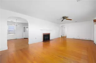 118 Wolcott Ave, Middletown, RI 02842 - Photo 9