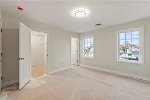 170 Schuyler St, East Providence, RI 02914 - Photo 29