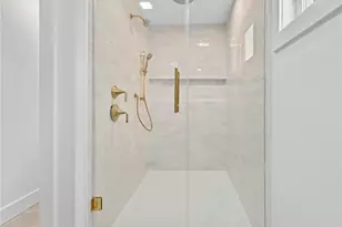 91 Houston Ave, Newport, RI 02840 - Photo 15