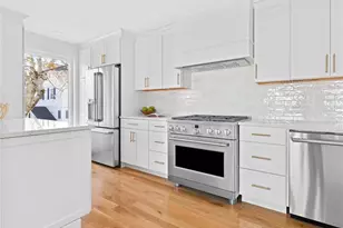 91 Houston Ave, Newport, RI 02840 - Photo 3