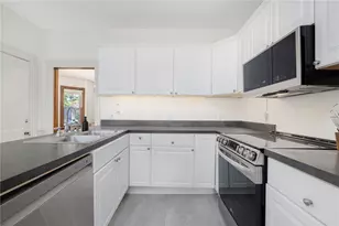 14 Greenough Pl, Newport, RI 02840 - Photo 13