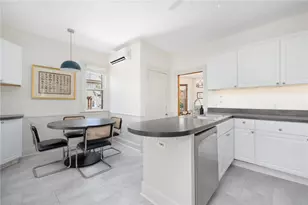 14 Greenough Pl, Newport, RI 02840 - Photo 9