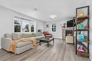 54 Raymond St, East Providence, RI 02914 - Photo 3