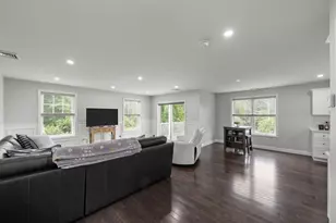 15 Spadina Ave, Warwick, RI 02889 - Photo 7