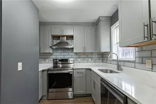 11 Newcomb St, Providence, RI 02908 - Photo 7