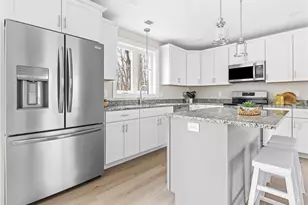 76 Medford St, Warwick, RI 02889 - Photo 9