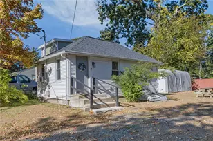 31 Oakhurst Ave, Warwick, RI 02889 - Photo 1