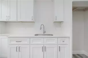 1303 Cranston St, Cranston, RI 02920 - Photo 5