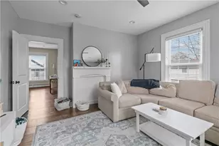 5 Elliot Pl, Newport, RI 02840 - Photo 17