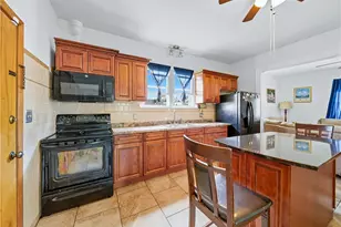 32 Maplewood Ave, Cranston, RI 02920 - Photo 19