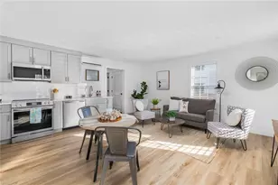 32 Exchange St, East Greenwich, RI 02818 - Photo 7