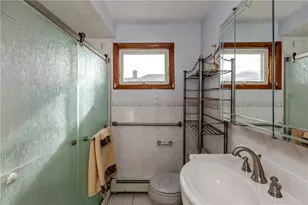 84 Bellevue Ave, Pawtucket, RI 02861 - Photo 9