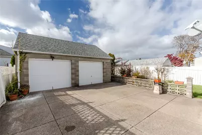 84 Bellevue Avenue, Pawtucket, RI 02861 - Photo 25