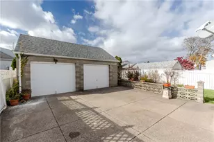 84 Bellevue Ave, Pawtucket, RI 02861 - Photo 25