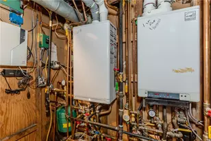 84 Bellevue Ave, Pawtucket, RI 02861 - Photo 23