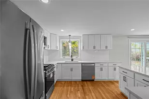 155 Birkshire Dr, Warwick, RI 02886 - Photo 9