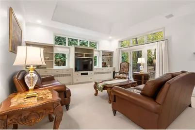 7 Oak Tree Lane, Cranston, RI 02920 - Photo 5