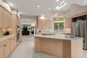 7 Oak Tree Ln, Cranston, RI 02920 - Photo 7