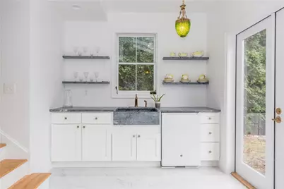 443 Bellevue Avenue, Newport, RI 02840 - Photo 25