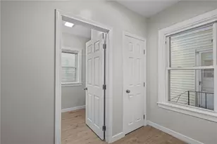 584 Weeden St, Pawtucket, RI 02860 - Photo 5