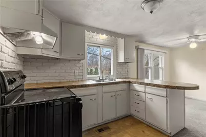 77 Macarthur Boulevard, Coventry, RI 02816 - Photo 9