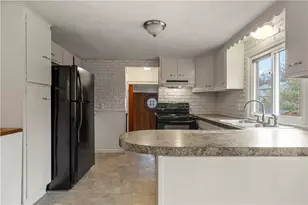 77 MacArthur Blvd, Coventry, RI 02816 - Photo 11