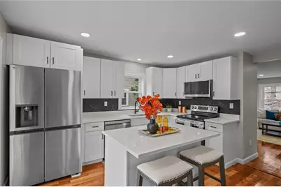 25 Tecumseh Street, Providence, RI 02906 - Photo 9