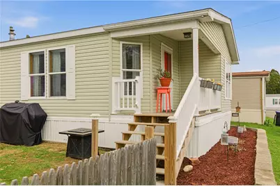 52 Bradley Terrace, Portsmouth, RI 02871 - Photo 3