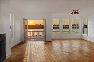 132 E Pt Dr, East Providence, RI 02916 - Photo 5