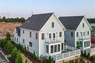 132 E Pt Dr, East Providence, RI 02916 - Photo 7