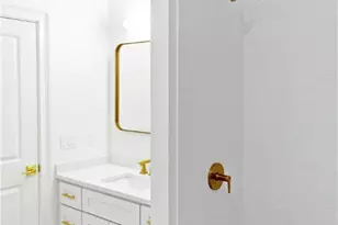 114 E Pt Dr, East Providence, RI 02916 - Photo 15