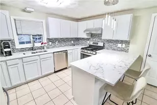 5 Edgewood Ave, Cumberland, RI 02864 - Photo 9